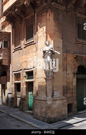 Gnadenstatue auf Straßenecke, Valletta, Malta Stockfoto