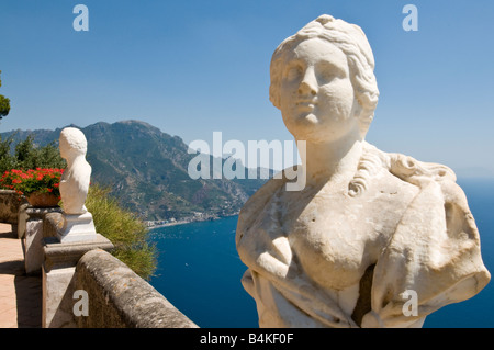 Auf der Terrasse der Unendlichkeit in den Gärten der Villa Cimbrone Büste Stockfoto