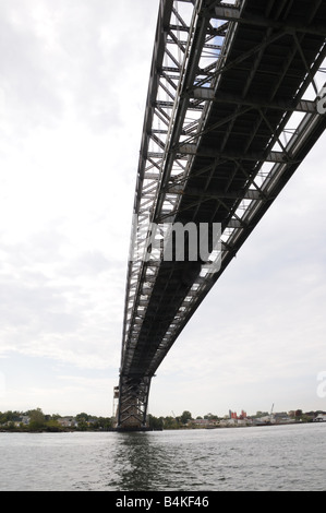 Bayonne Bridge wurde 1931 eröffnet. Er durchquert die Kill van Kull, Bayonne, N. J. und Staten Island zu verbinden. Stockfoto