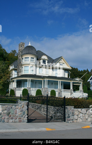 Queen Anne Style Home Mackinaw Island Michigan USA, von Carol Dembinsky/Dembinsky Photo Assoc Stockfoto