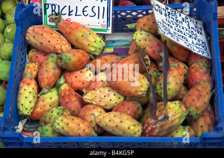 Kaktus-Feigen zum Verkauf in Essen Markt Rethymnon Kreta Griechenland September 2008 Stockfoto