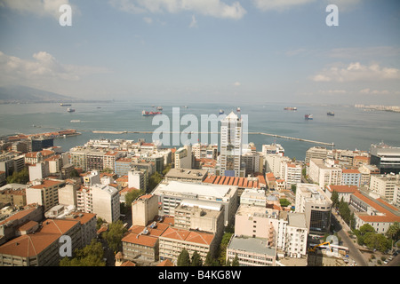 Eine Aussicht auf Izmir Hafen vom Hilton Hotel. Stockfoto