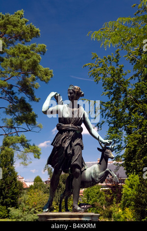 Statue der Diana die Jägerin, Jardin de Diane, Château de Fontainebleau bei Paris Stockfoto