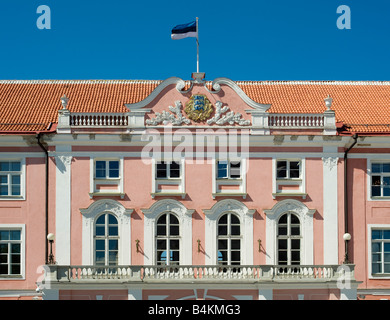 Provincial Government Building (1773), ein Flügel der Burg auf dem Domberg, und Sitz des Parlaments, Tallinn, Estland. Stockfoto