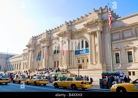 New York City. Das Metropolitan Museum of Art. Haupteingang außen auf der Fifth Avenue. Stockfoto