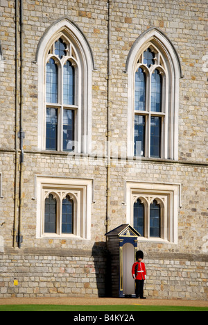 Wachhabende der Königin, obere Ward, Schloss Windsor, Windsor, Berkshire, England, Vereinigtes Königreich Stockfoto