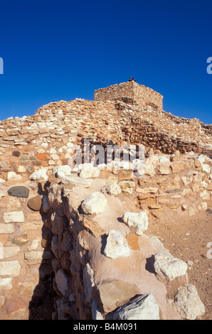 Morgenlicht an Pueblo-Zimmer und Wachturm Sinagua Indianern Tuzigoot National Monument Arizona Stockfoto