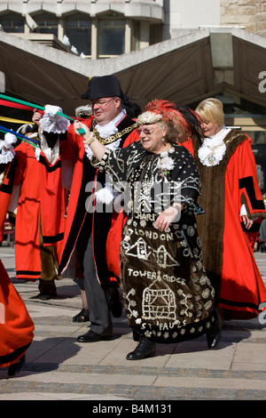 Pearly Kings und Queens Erntefest Guildhall London Stockfoto