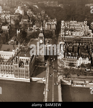 Ein Blick auf Westminster Bridge mit Blick auf den Houses of Parliament und Whitehall am Tag die NUR Striike der alle Züge in der Hauptstadt aufgehalten.; Wahrzeichen; Big Ben; Houses of Parliament; Palace of Westminster; Buckingham Palace; Themse; London; Streiks, Oktober 1962; © Mirrorpix; 23. Januar; jährt sich das Verfahren des House Of Lords wird live im Fernsehen zum 1. Mal in 1985; LAFJan05; Stockfoto