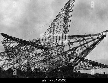 Luftschiff R101 Wrack, nachdem es in einen Hang in alleine machen Frankreich nahe Paris 1930 Mirrorpix abgestürzt Stockfoto