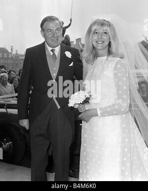 Premierminister James Callaghan MP Hochzeit August 1967 mit seiner DaughterJulia an ihr Mirrorpix Stockfoto