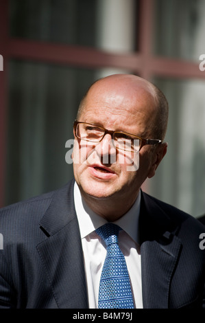 CEO Mats Jansson bei Pressekonferenz Kommentare über den Jahresbericht der Fluggesellschaft SAS Stockfoto