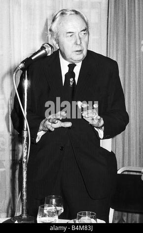 Harold Wilson ehemaliger Labour-Premierminister von Großbritannien an einem informellen Mittagessen statt im Cafe Royal für prominente Guild of Great Britain 1979 Stockfoto