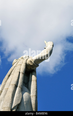 Rechte Hand des großen Statue Index Zeigefinger in Richtung Himmel Stockfoto