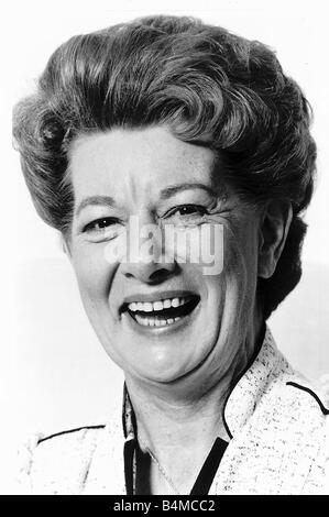 Jean Alexander Schauspielerin Hilda Ogden in Granada TV gespielt Coronation Street Dezember 1987 Mirrorpix Stockfoto