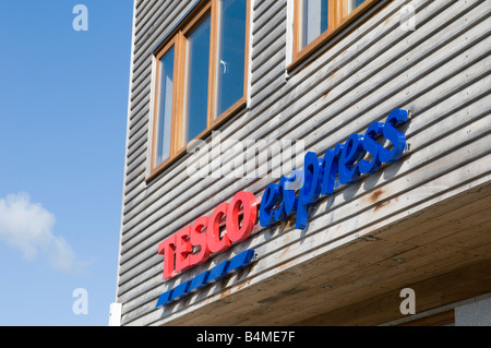 Tesco Express bei Falmouth Cornwall UK Stockfoto