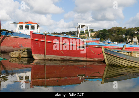 Alte Boote auf dem Fluss Fal, Falmouth, Cornwall, UK Stockfoto