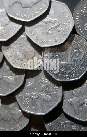 UK-Münzen 50 Pence Stück 50p britische Währung Stockfoto