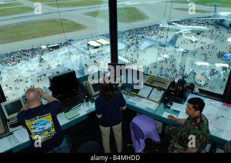 Kontrollturm der Elmendorf Air Force Base AFB während Air show, Anchorage, Alaska, Usa Stockfoto