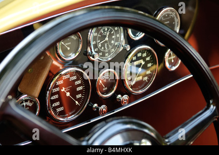 Armaturenbrett und Lenkrad ein 1935 Duesenberg SJ Special Stockfoto