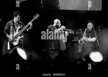 Dave Matthews Band Bassist Trompeter und Saxophonist während einer Show in Buenos Aires im Jahr 2008 Stockfoto