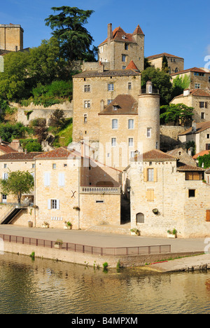 Mittelalterliche Dorf von Puy l'Eveque auf dem Fluss viele Midi-Pyrenäen-Frankreich Stockfoto