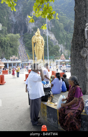 RIESIGE IDOL VON SUBRAMANYA AM EINGANG DES BATU-HÖHLEN IN KUALA LUMPUR MALAYSIA Stockfoto