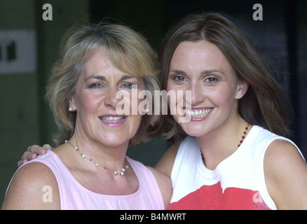 TV Moderatorin Jayne Middlemiss und Nina Myscow November 2001 Stockfoto