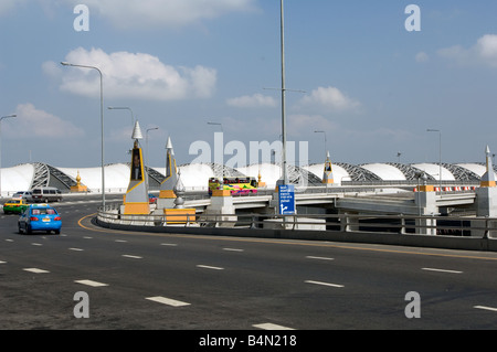 Abreise-Rampe der neuen Flughafen Suvarnabhumi das neue Drehkreuz Südostasiens Stockfoto