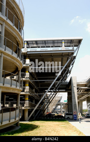 Parkplatz des neuen Flughafen Suvarnabhumi das neue Drehkreuz Südostasiens Stockfoto