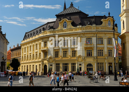 Farbenfrohe Gebäude am Piata Mare Hermannstadt Siebenbürgen Rumänien Stockfoto