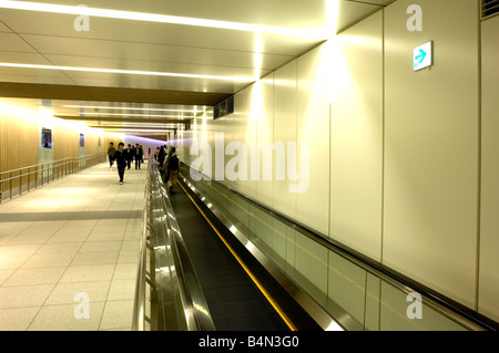 Innenraum des neu eröffneten Tokyo Midtown in Roppongi Passage hinunter die u-Bahnstation Stockfoto