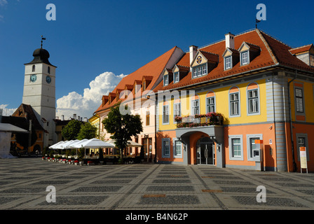 Farbenfrohe Gebäude am Piata Mare Hermannstadt Siebenbürgen Rumänien Stockfoto