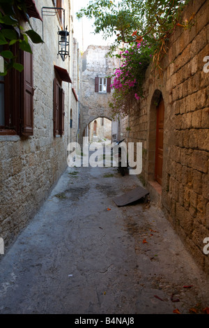 Alten altmodischen Gassen der Altstadt von Rhodos, Griechenland Stockfoto