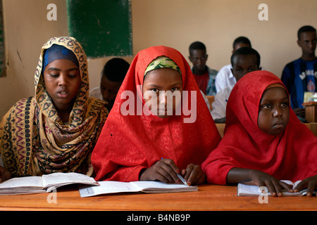 Kinder lernen in einer Koranschule in Somaliland, Nordsomalia Stockfoto