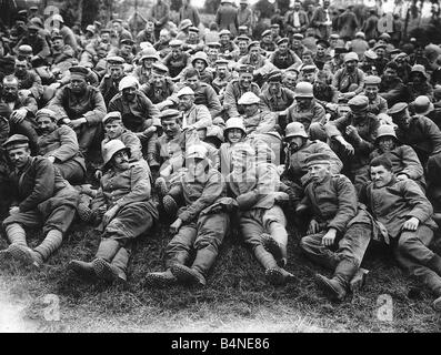 Erster Weltkrieg deutschen Kriegsgefangenen, die während der Schlacht für Messines Brücke Juni 1917 Stockfoto