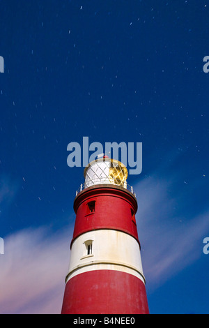 Happisburgh Leuchtturm fotografiert nachts während einer Langzeitbelichtung an der Küste von Norfolk Stockfoto