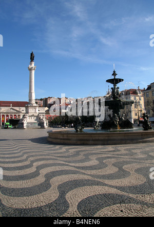 Blick vom Praça Dom Pedro IV Rossio in Richtung Teatro Nacional de Dona Maria II Stockfoto