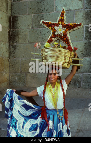 Portrait traditionelle Tänzerin aus Oaxaca in Mexiko Stockfoto