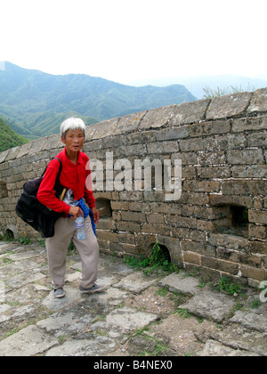 Weibliche Hawker auf der Great Wall Of China Asien Stockfoto