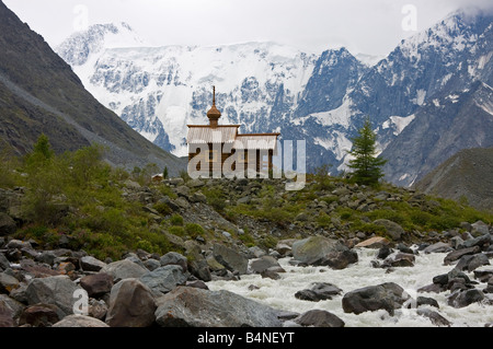 Orthodoxe hölzerne Kapelle in Bergen, (Ak-Kem) Akkem-Tal, nach Mt. Belukha, Altai-Gebirge Russland Stockfoto