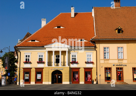 Farbenfrohe Gebäude am Piata Mare Hermannstadt Siebenbürgen Rumänien Stockfoto