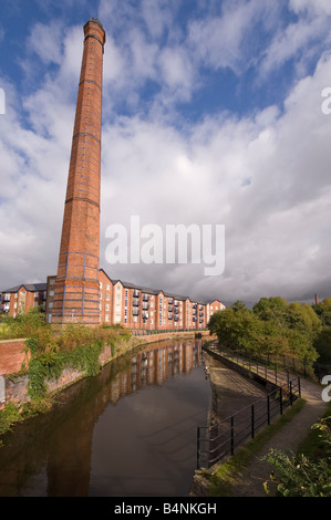 Kreuzung Mühle Schornstein bei Ashton unter Lyne Greater Manchester-England Stockfoto