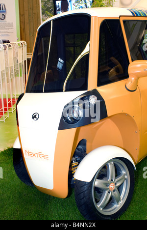 Paris France, Detail, Front, französisches „Elektroauto“ Microcar Nextere von „Dierdre Design Eco Mobilite“ auf dem Display „Ultra Light Vehicle“ Stockfoto