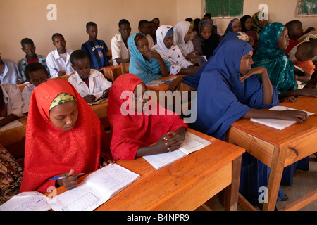 Kinder lernen in einer Koranschule in Somaliland, Nordsomalia Stockfoto