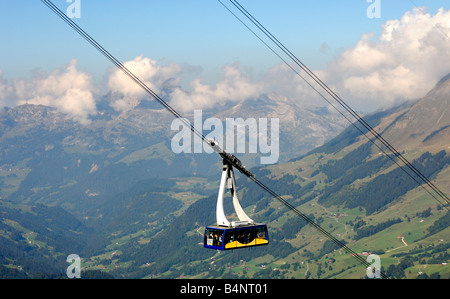 Seilbahn Col du Pillon nach Scex Rouge, Reiseziel Glacier 3000, Gstaad, Les Diablerets, Schweiz Stockfoto
