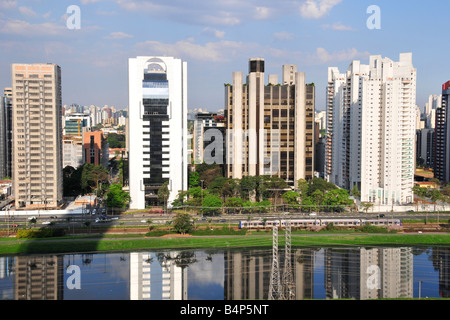 Skyline um Pinheiros Fluss Sao Paulo Brasilien Stockfoto