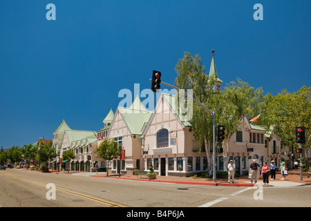 Geschäfte an der Alisol Road in dänischen Dorf Solvang, Kalifornien USA Stockfoto