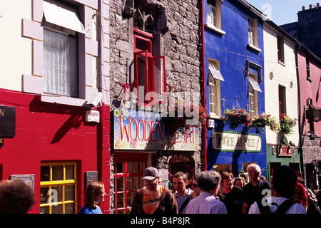 Irland, Galway, Quay Street, Häuser Stockfoto