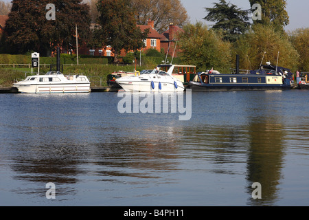 Fluss Trent am Gunthorpe, Nottinghamshire, England, Großbritannien Stockfoto